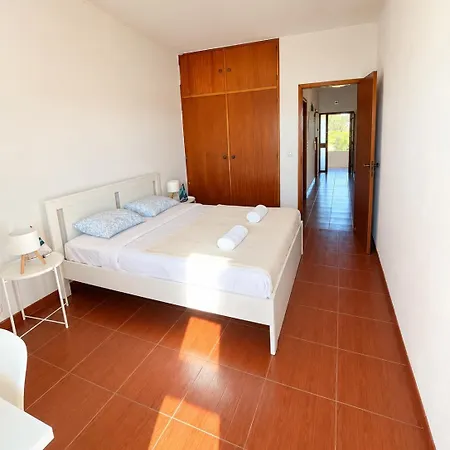 Ocean View Escape In Apartment
